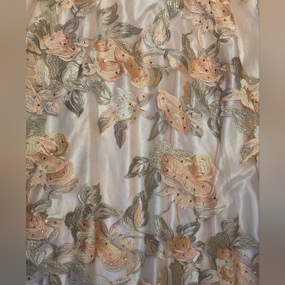 Mac Duggal Floral Embroidered Long Sleeve Dress, A-Line Gown in Cream Peachy NWT - Picture 12 of 15